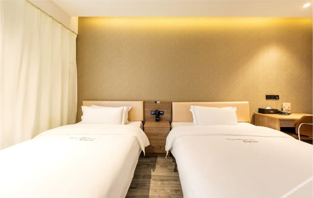 Deluxe Room (2 Beds)