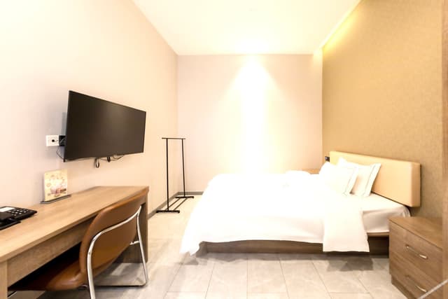Discount Room (Without window)