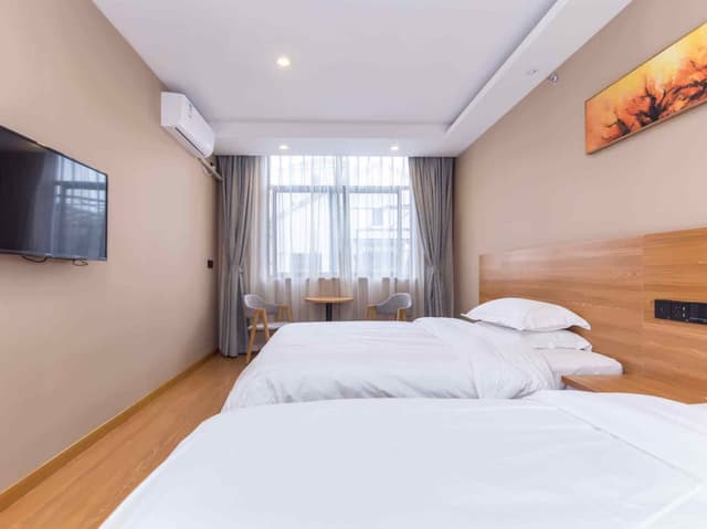 Deluxe Family Room