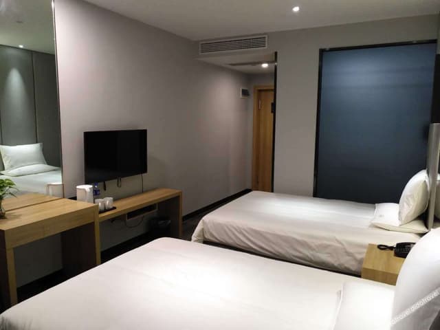 Standard Room (2 Beds)