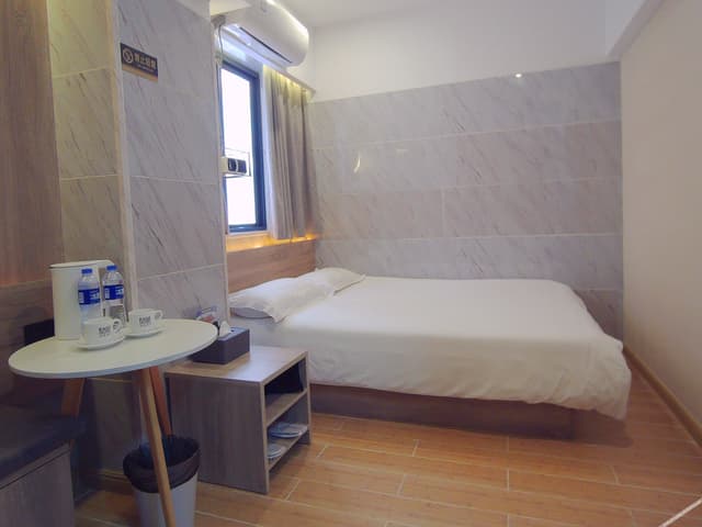 Superior Business Room