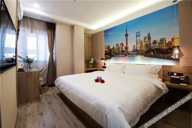 Elegant Queen Room