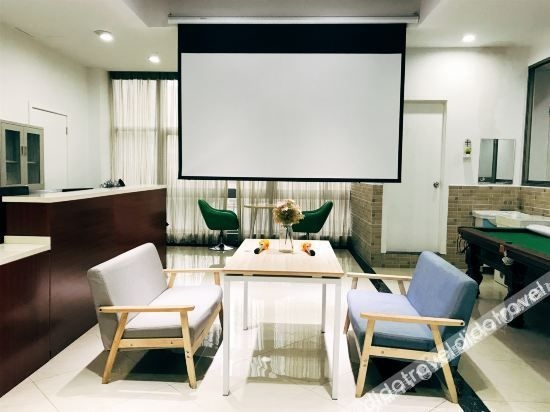 Yuju Hotel Apartment (Shanghai Pengpu New Village Subway Station)1