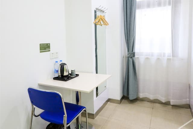 Business Room (2 beds)