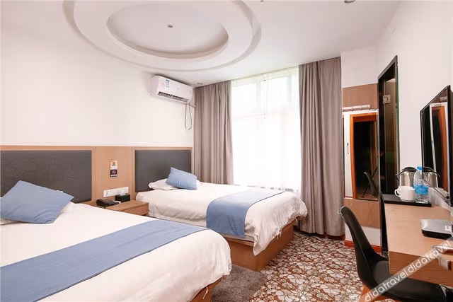 Business Room (2 Beds)
