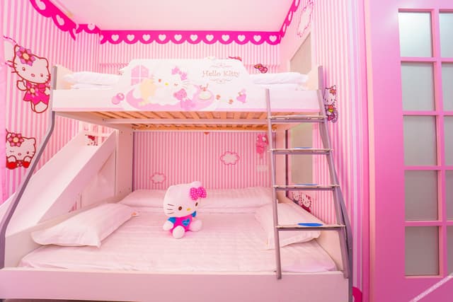 Double Layer Room (Slide)