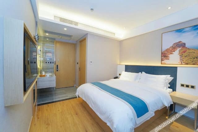 Selected Business Room (Double Bed)