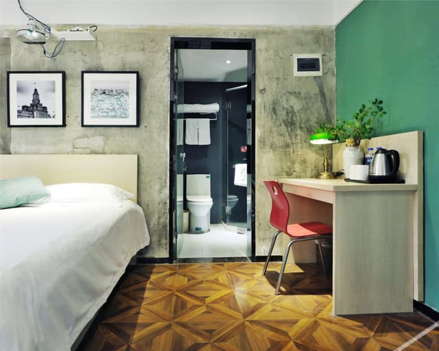 Extraordinary Double Bed Room With 1.8m Bed