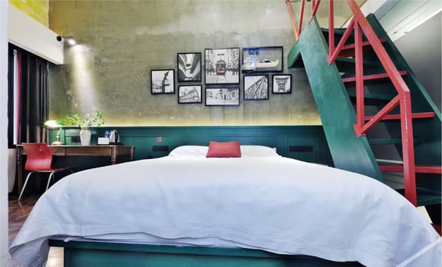 Stylish Family Loft With 1.5M Bed