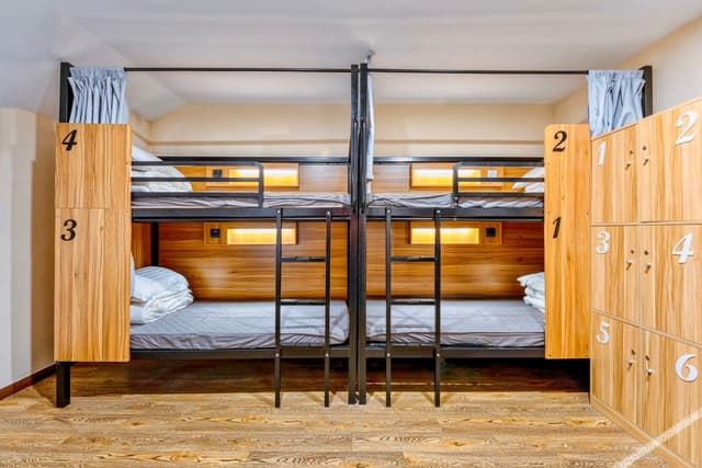 Bed In Apartment - 4-Person Occupancy (Tv) (Males Only, No Window, Room Rate Calculated Per Person)