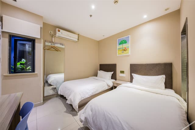Guestroom (2 beds)