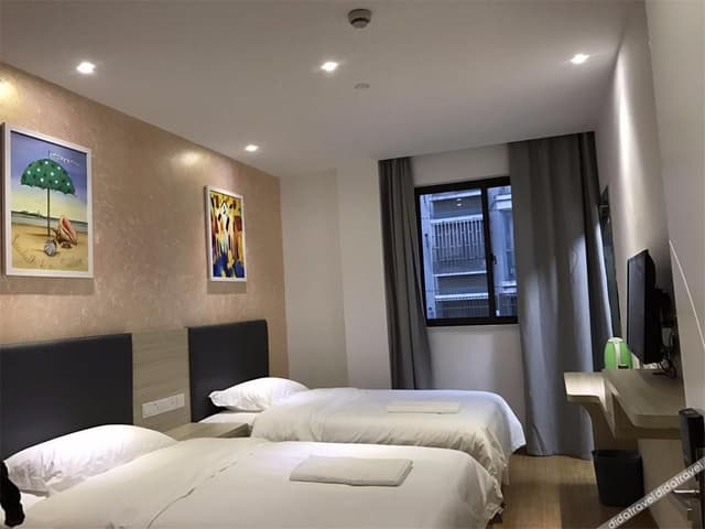 Standard Room (2 Beds)