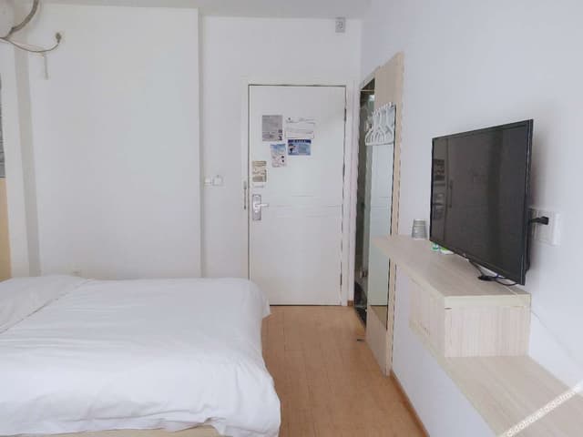 Business Room (2 Beds)