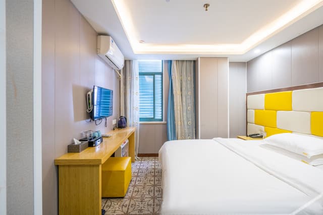 Premium Queen Room