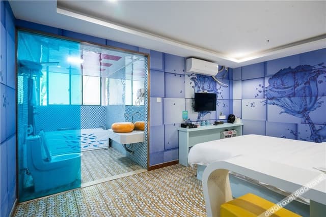 Featured Queen Room