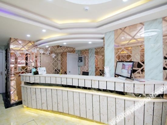 Iforest Hostel (The Bund, Nanjing East Road Pedestrian Street)1