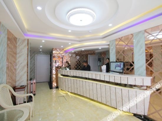 Iforest Hostel (The Bund, Nanjing East Road Pedestrian Street)3