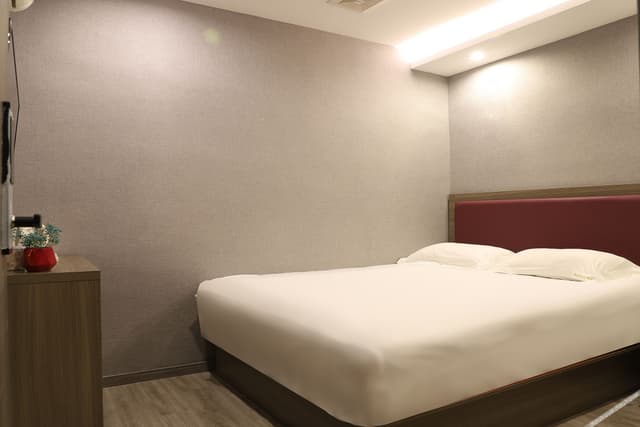 Business Double Room B