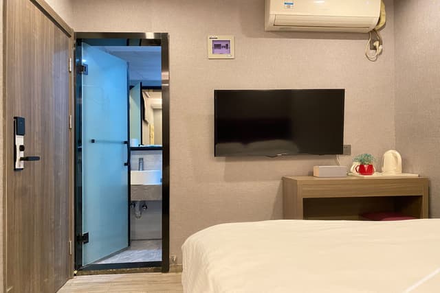 Business Double Room B