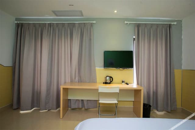 Business Double Room B