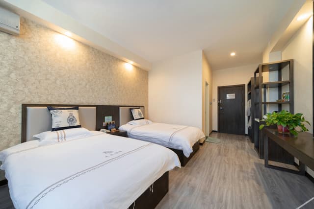 Business Standard Room