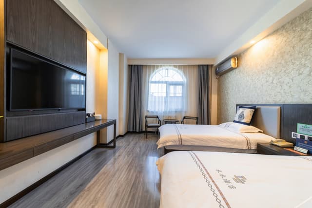 Business Standard Room