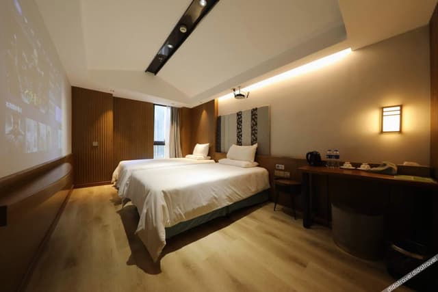 Featured Business Room (2 Beds)