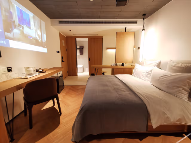 Secluded Affectionate Deluxe Double Bed Room