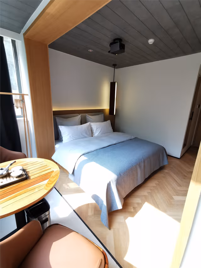 Secluded Affectionate Deluxe Double Bed Room