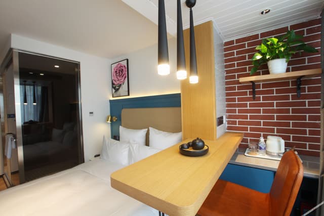 Corner Cozy Double Bed Room