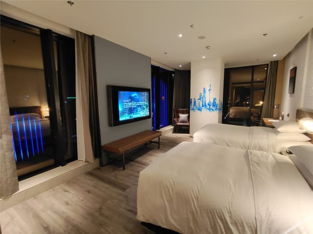 Panoramic Room