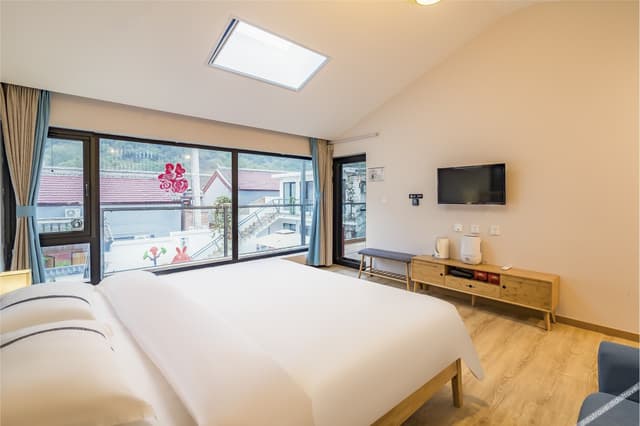 Queen Room