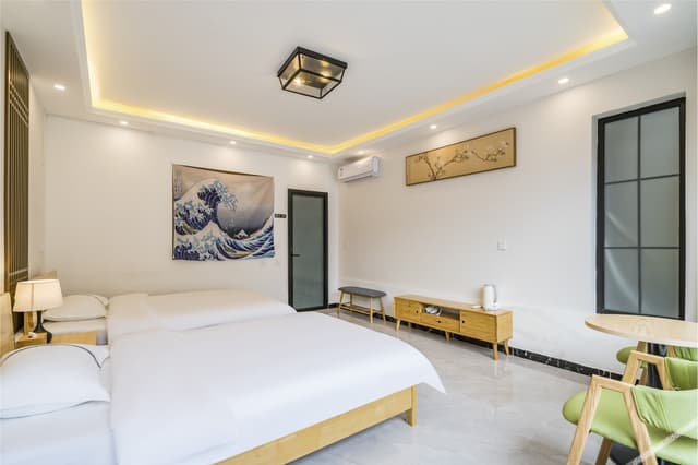 Elegant Twin Room