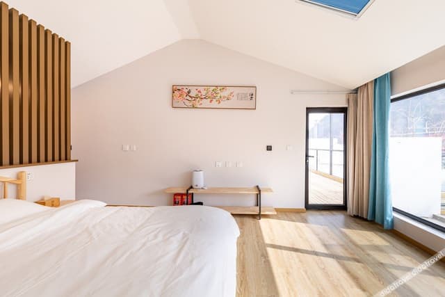 Family Friendly Suite (2 living rooms)