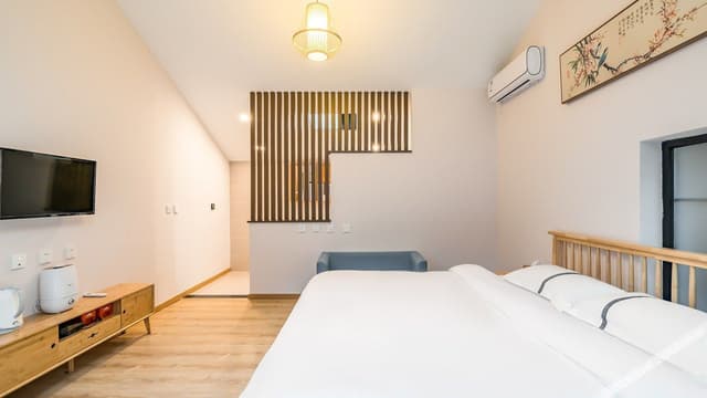 Family Friendly Suite (2 living rooms)