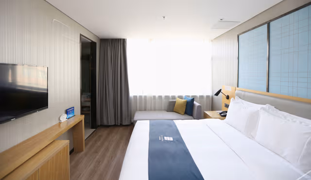 Yiyue Double Bed Room