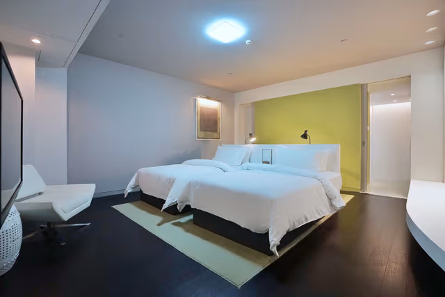 Ultra Sassy Twin Room