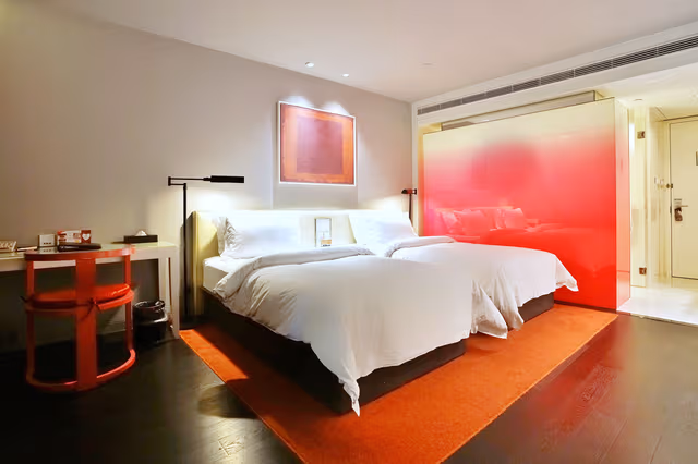 Ultra Sassy Twin Room
