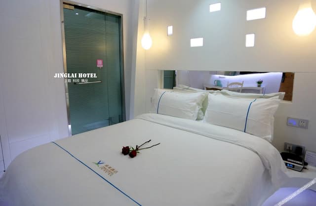 Lai Xuan Double Bed Room