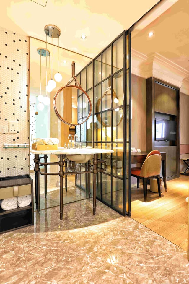 Boutique Business Room