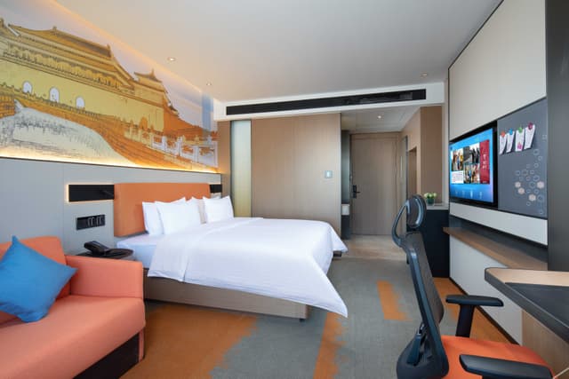 Deluxe Queen Room