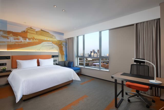 Deluxe Queen Room