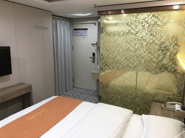 Queen Room