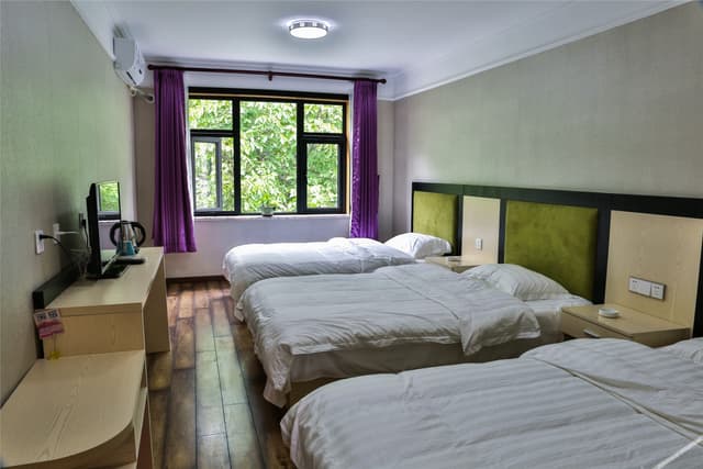 Triple Room