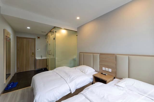 Selected Room (2 beds)