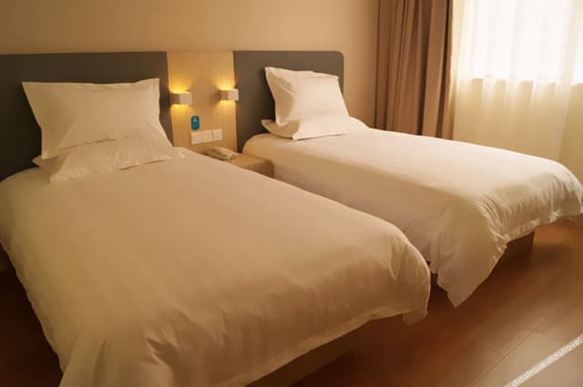 Guestroom (2 Beds)