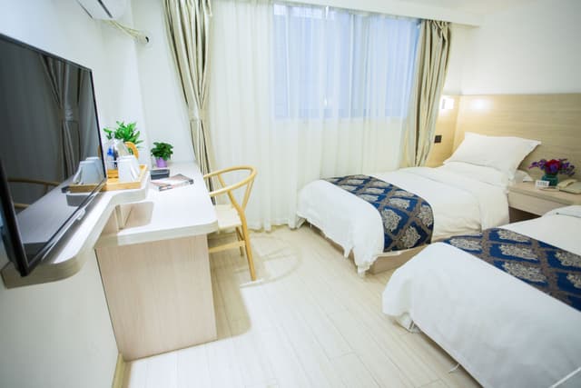 Standard Room (2 Beds)