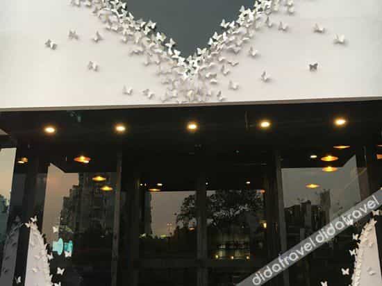 โรงแรมโอเวอร์เฮียร์ ไลท์ ลักชัวรี (เซี่ยงไฮ้ เอ็กซ์โป)