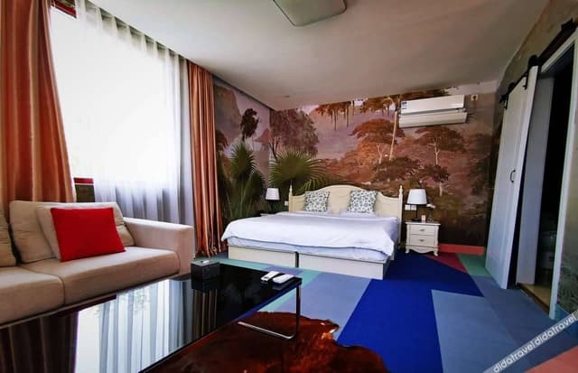 Deluxe Panoramic Queen Room