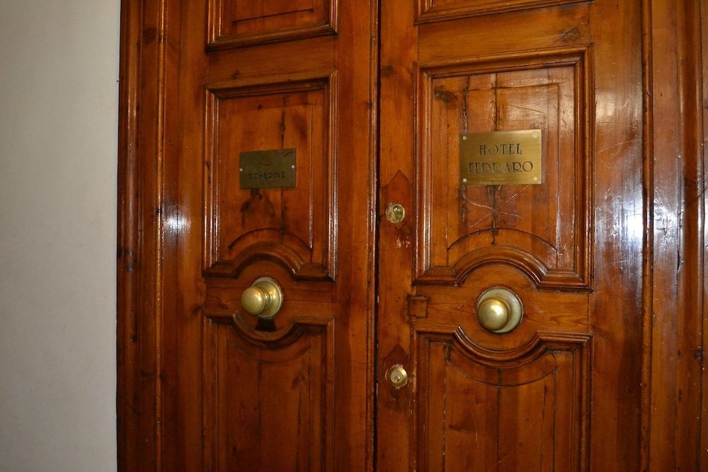 Hotel Ferraro0